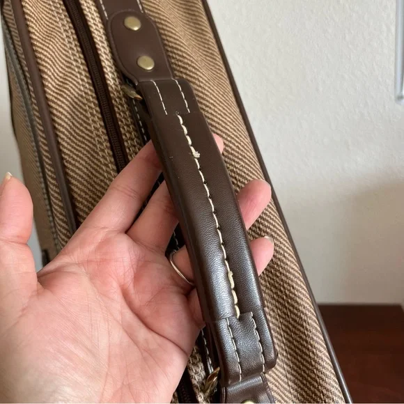 Vintage Luggage/Suitcase 🧳 - Picture 15 of 15